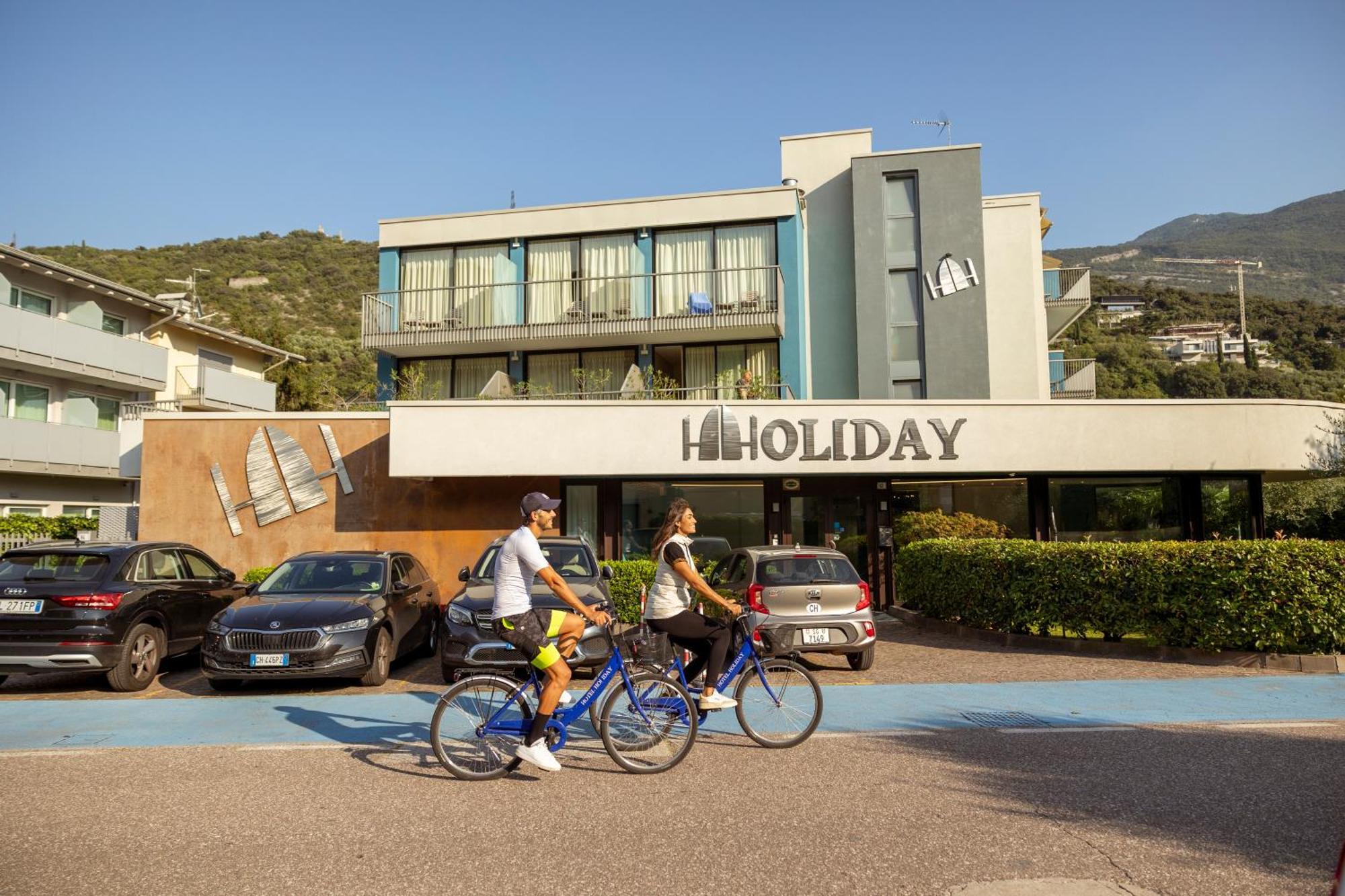 Hotel Holiday Sport & Relax Torbole Sul Garda Exterior photo