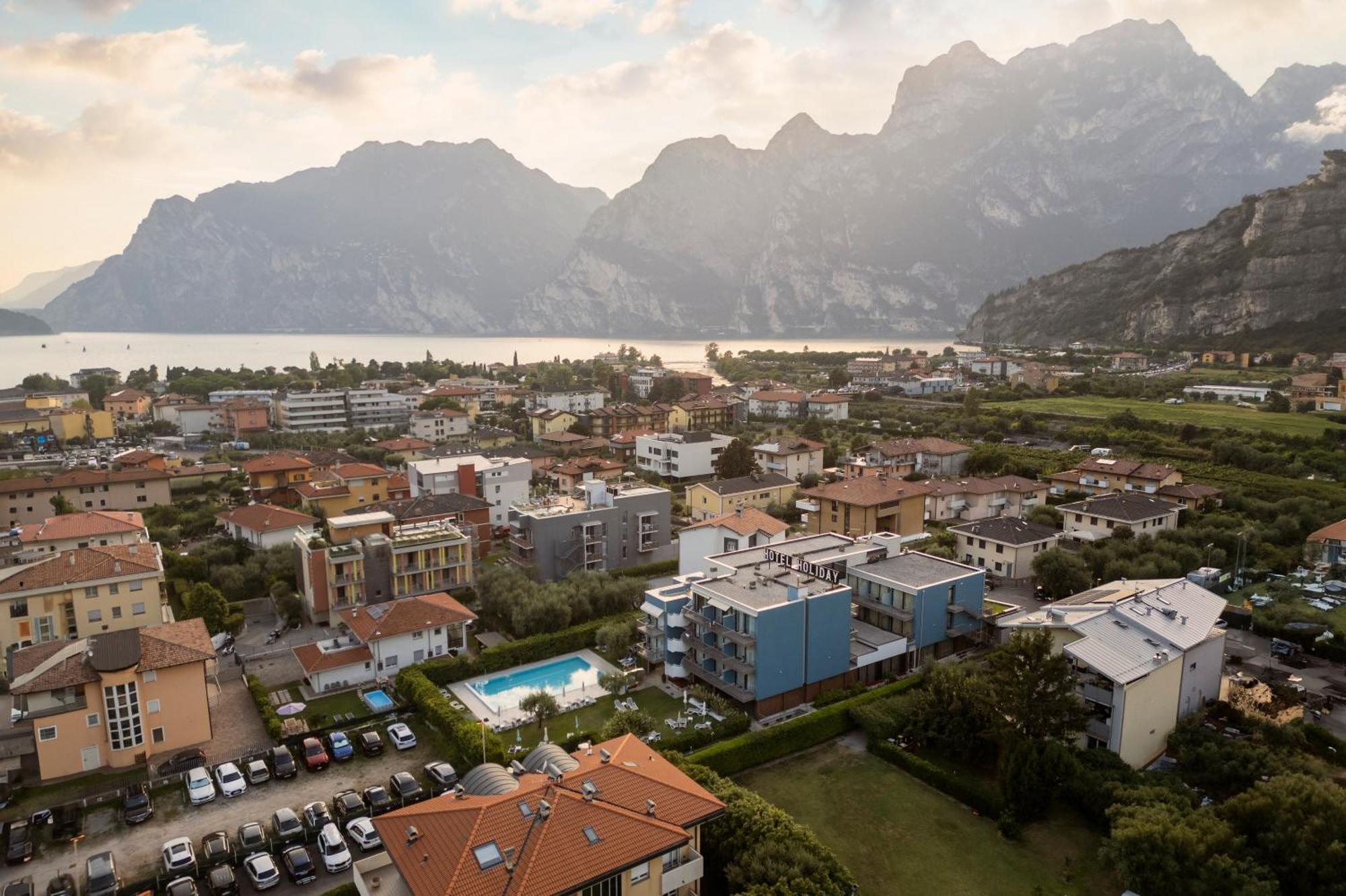 Hotel Holiday Sport & Relax Torbole Sul Garda Exterior photo