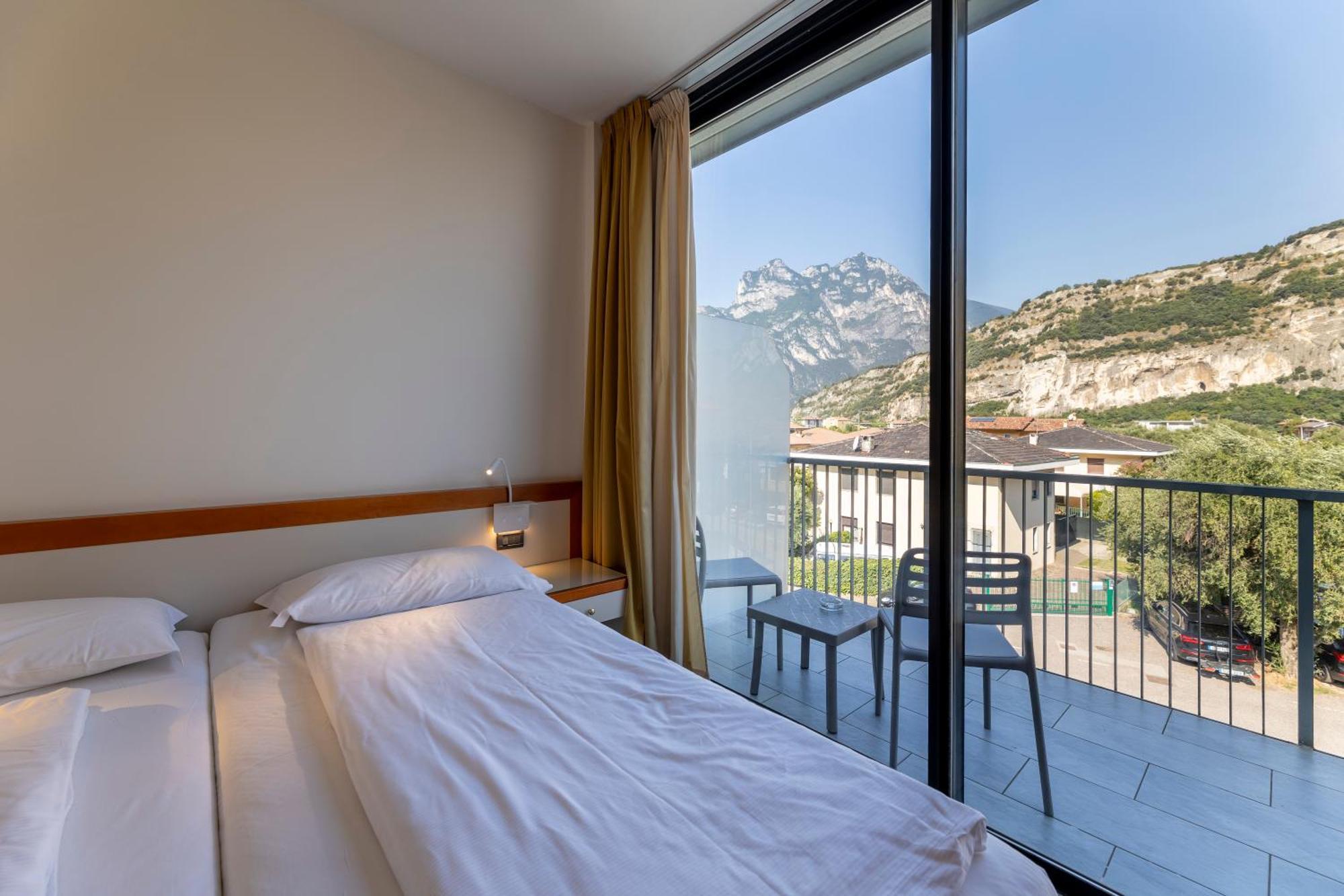 Hotel Holiday Sport & Relax Torbole Sul Garda Exterior photo